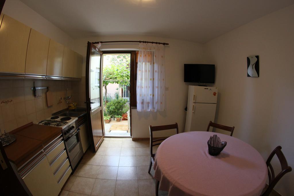 Apartments Neno Umag Exterior photo