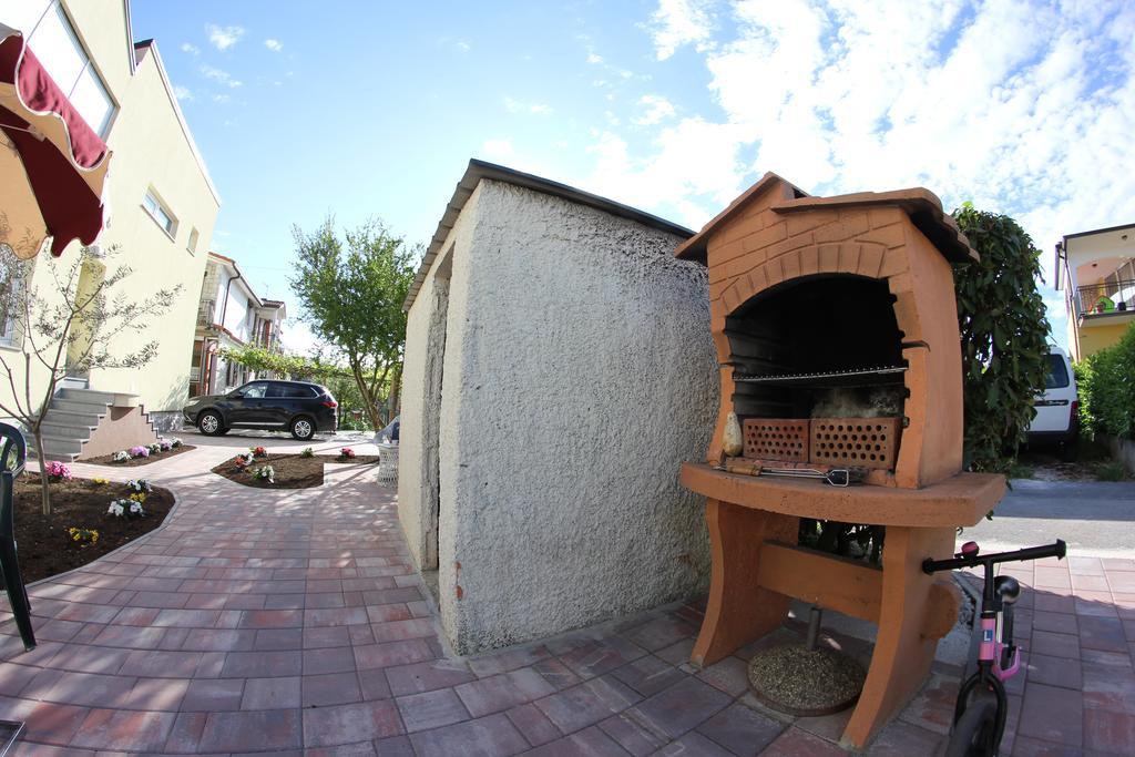 Apartments Neno Umag Exterior photo