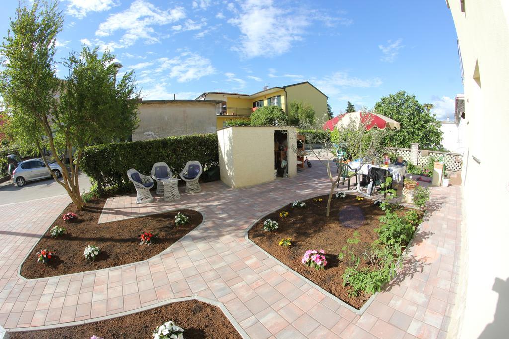 Apartments Neno Umag Exterior photo