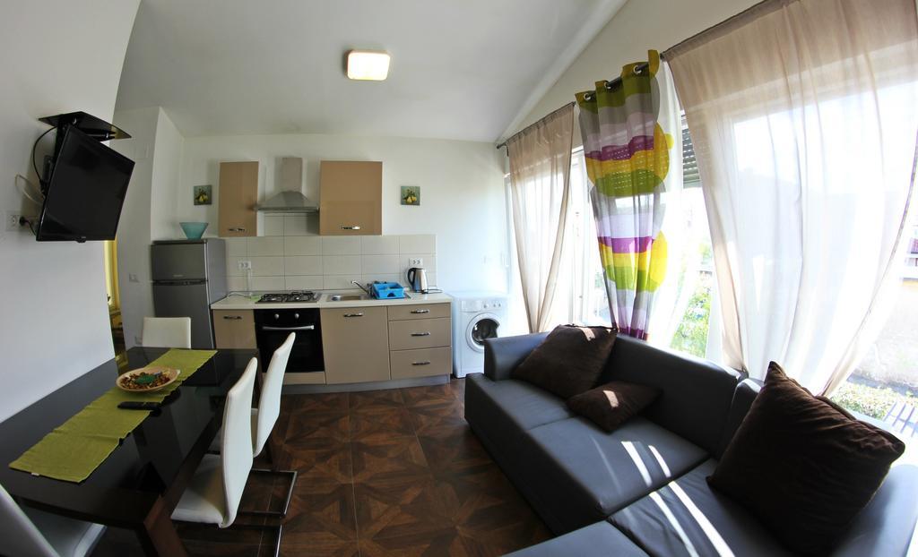Apartments Neno Umag Exterior photo